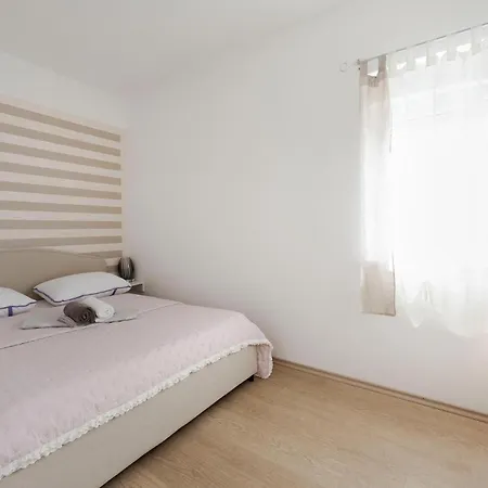 Cozy In With Sauna * Brodarica (Sibenik-Knin)